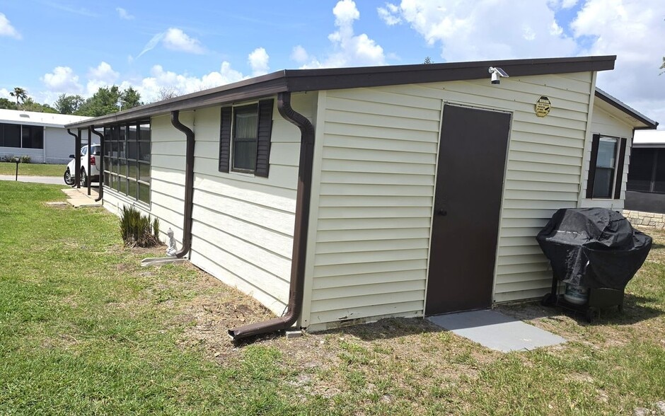 Building Photo - 259 S Dolphin Cir