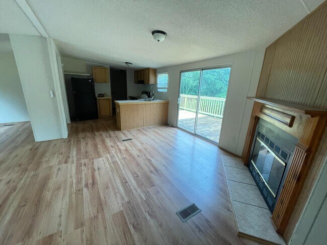 Building Photo - 89 River Edge Terrace