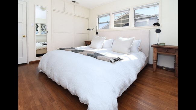 Building Photo - Beautiful single family home in Upper Holl...