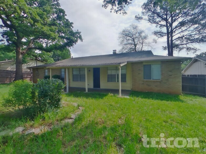 Building Photo - 2710 Jewell Dr