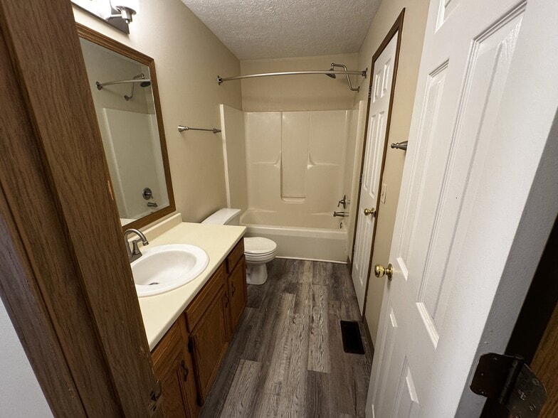 Building Photo - 3632 Harris Ave NW