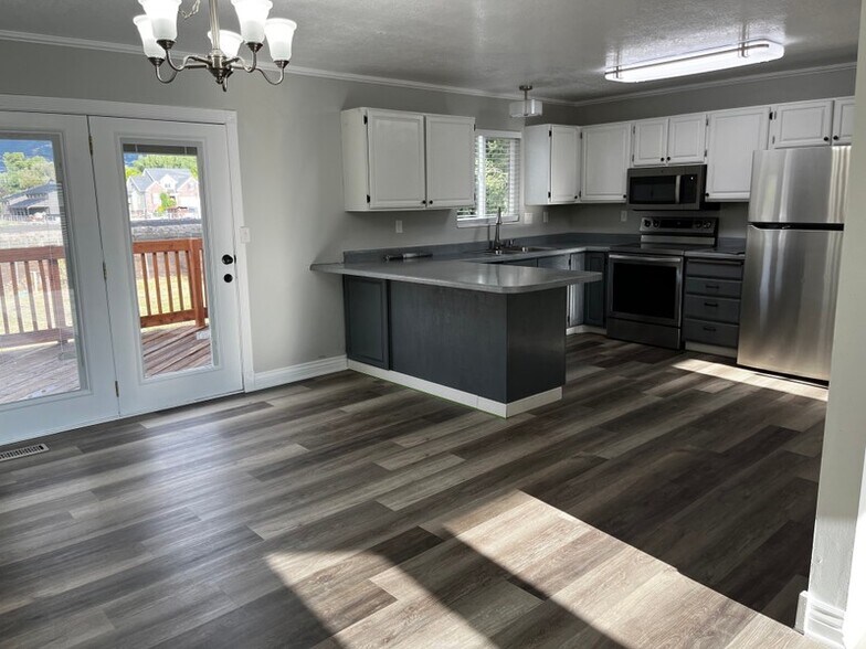 Building Photo - 1442 Willowbrook Dr