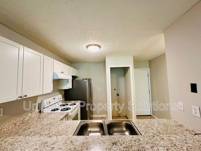 Building Photo - 211 Sunn Aire Ct