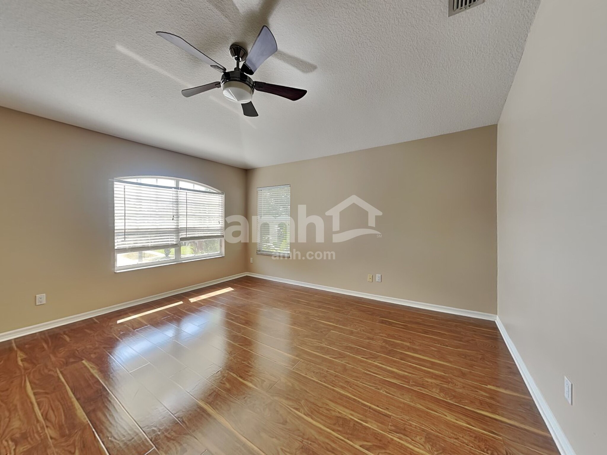 Building Photo - 9615 Laurel Ledge Dr