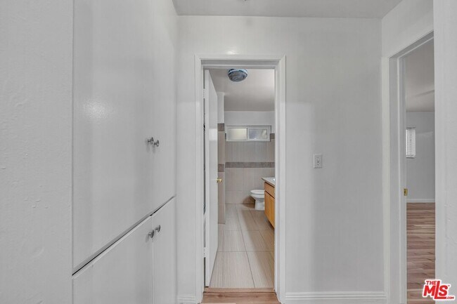 Building Photo - 1014 4th St