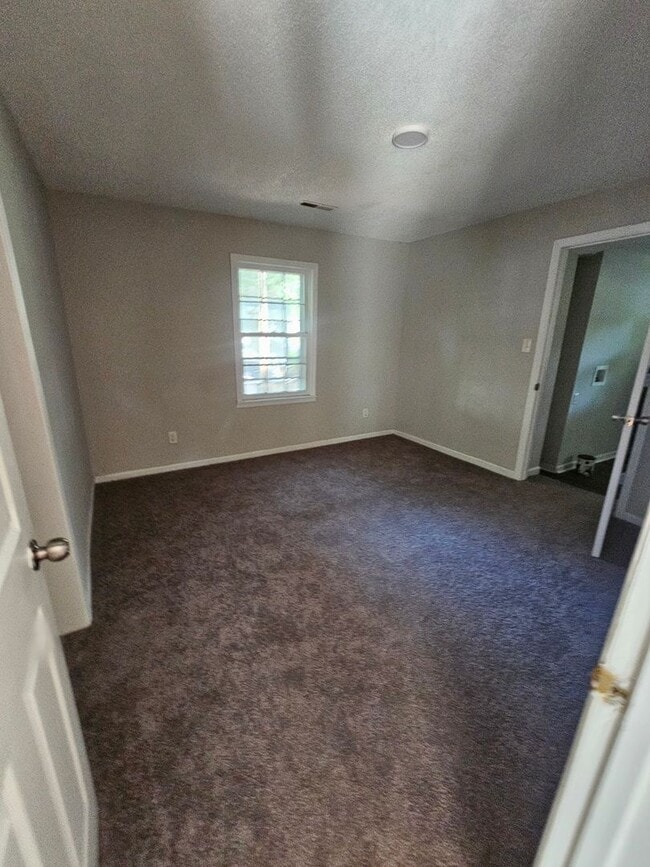 Building Photo - Move-In Ready 4BR Home in Rapidly Growing ...