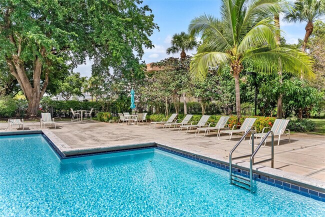 Building Photo - 6075 N Sabal Palm Blvd