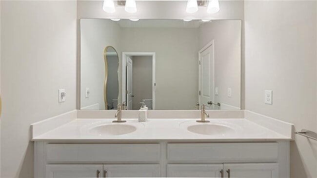 Building Photo - 3860 Oxford Park Ln