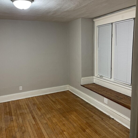 Building Photo - 102 Woodruff Ave