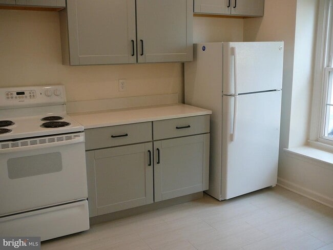 Building Photo - 8607 Dellway Ln