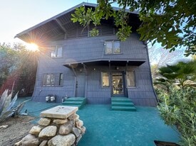 Building Photo - 5924 Hayes Ave