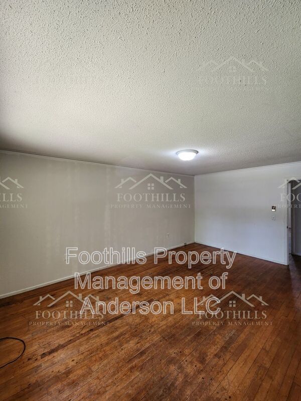 Building Photo - 418 W Fredericks St