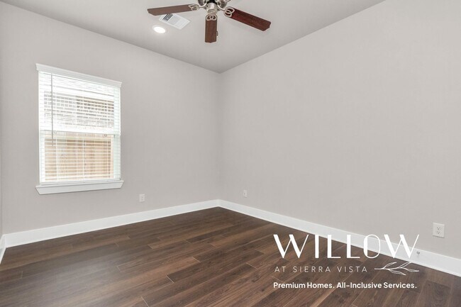 Building Photo - 1218 Scarlet Crk Dr