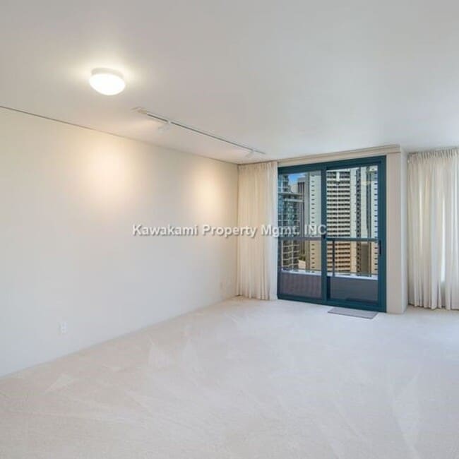 Building Photo - WAIKIKI LANDMARK...A GEM IN FINE LIVING......