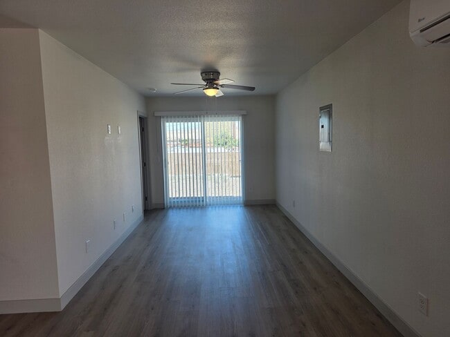 Building Photo - 195 Hacienda Loop