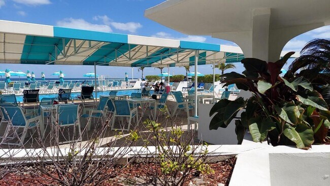 Building Photo - 3140 S Ocean Dr