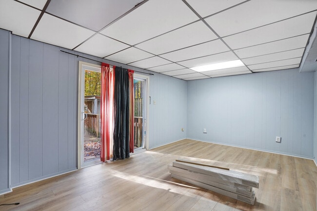 Building Photo - 8653 Bent Arrow Ct