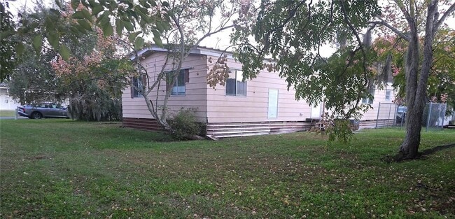 Building Photo - 1634 Dolphin Dr