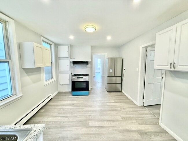 Building Photo - 46 Hawkins St