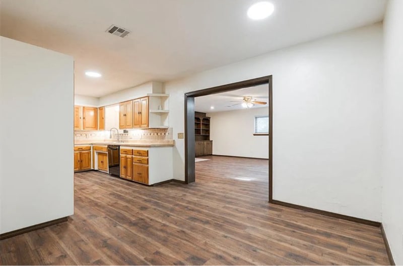 Building Photo - 604 Howard Ct