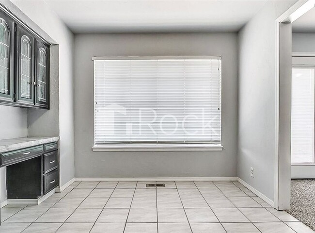 Building Photo - 12508 High Meadow Dr