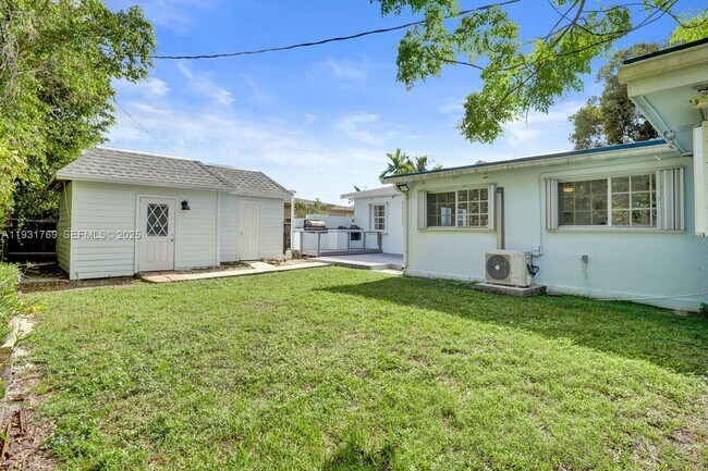 Building Photo - 6871 SW 50th Terrace