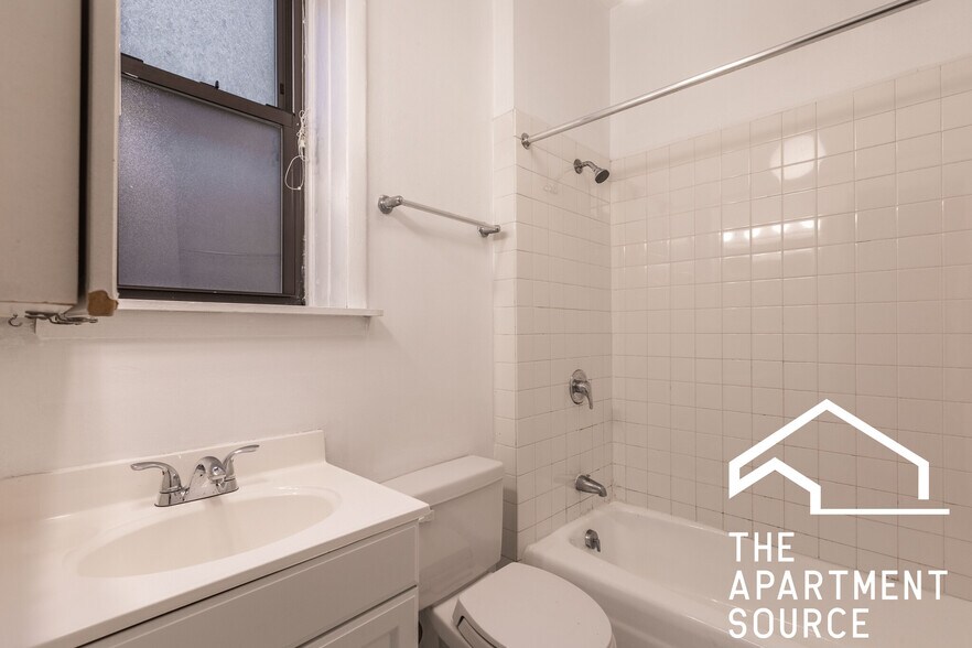 Building Photo - 1224 N Dearborn St