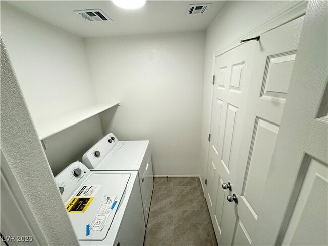 Building Photo - 657 Bellus Pl