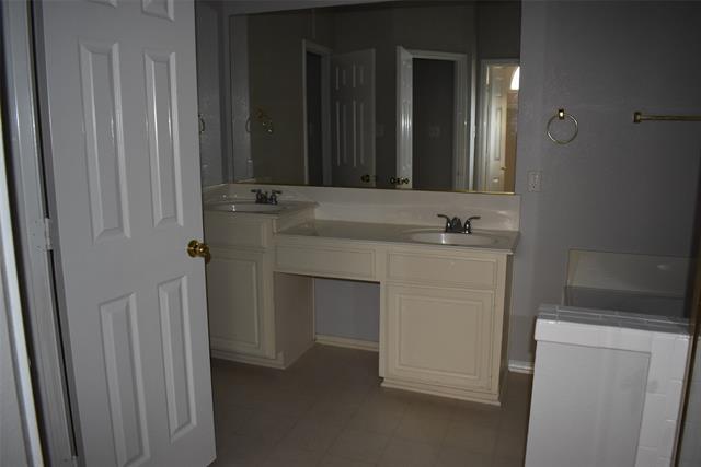 Building Photo - 2027 Wimbledon Dr