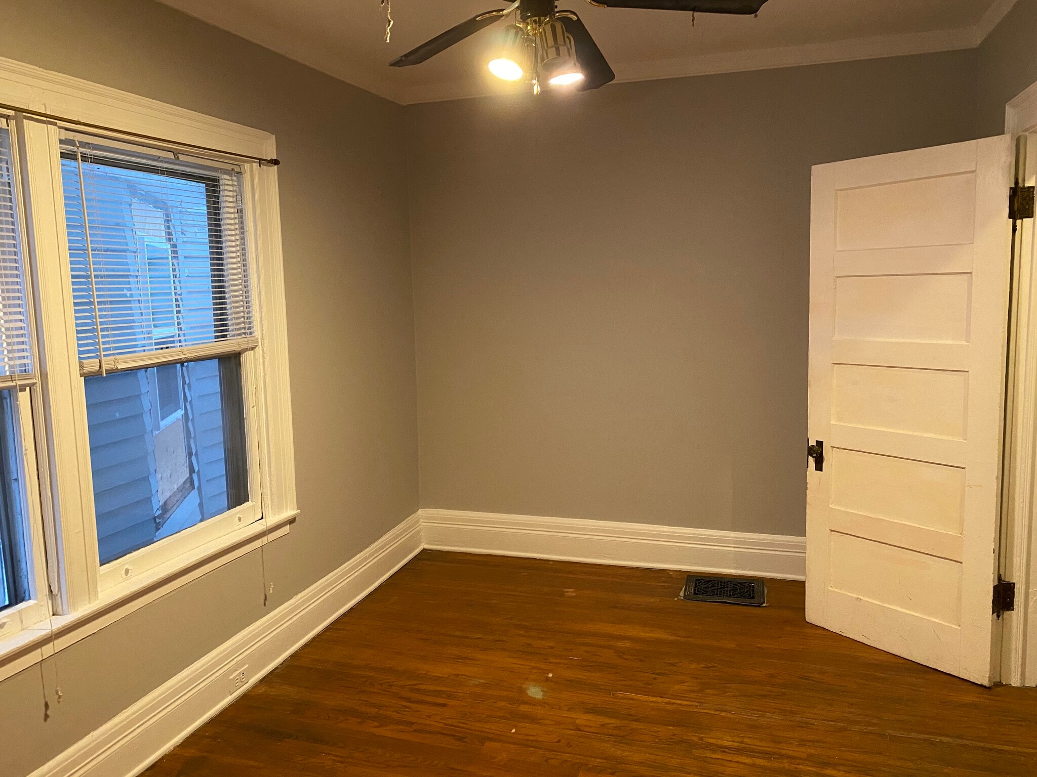 first bedroom - 116 Plymouth Ave