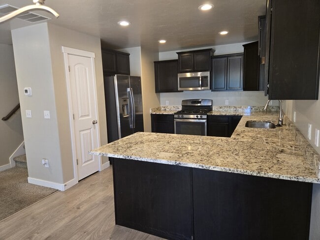 Building Photo - 528 Fox Chase Dr