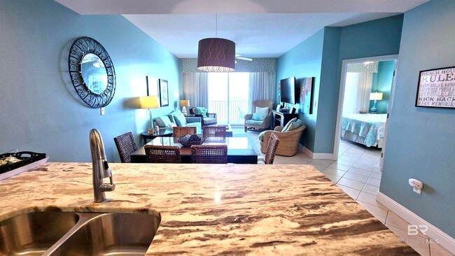 Building Photo - 455 E Beach Blvd