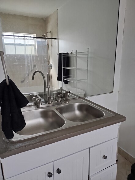 Building Photo - 6999 W 25th Ave