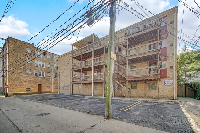 Building Photo - 7019 N Ridge Blvd