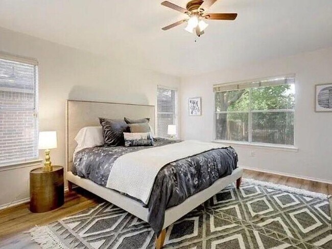 Building Photo - 15405 Quinley Dr