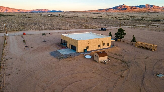 Building Photo - 10563 N Garrett Dr