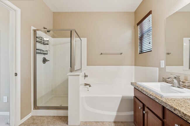 Building Photo - 4127 E Thunderheart Trail