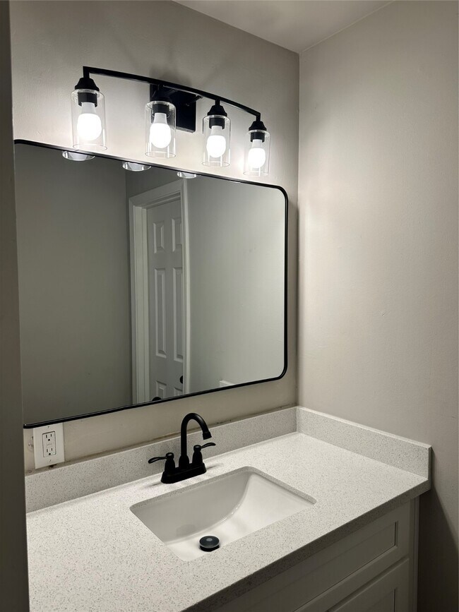 Building Photo - 1413 Forehand St