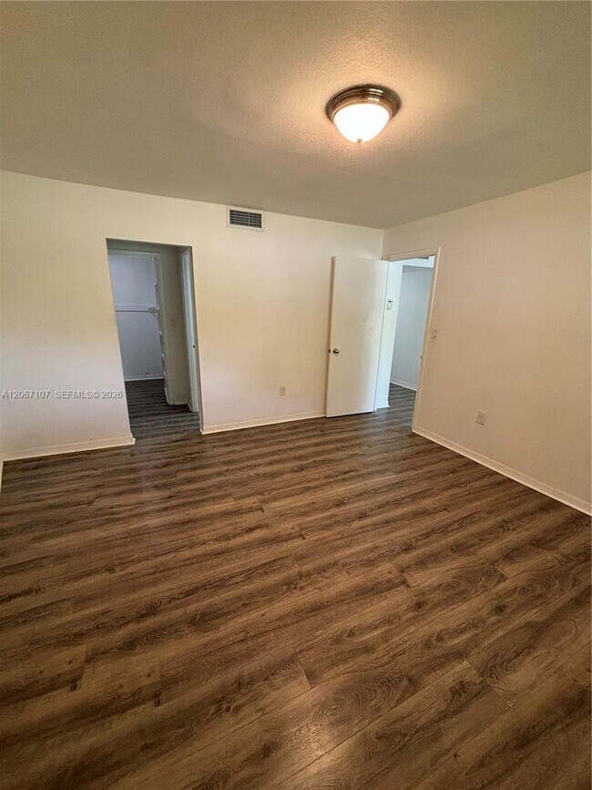 Building Photo - 7470 Miami Lakes Dr
