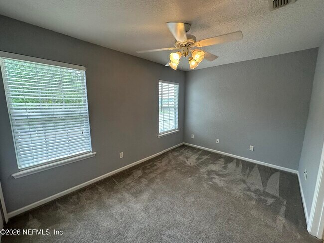 Building Photo - 1827 Lago Del Sur Drive