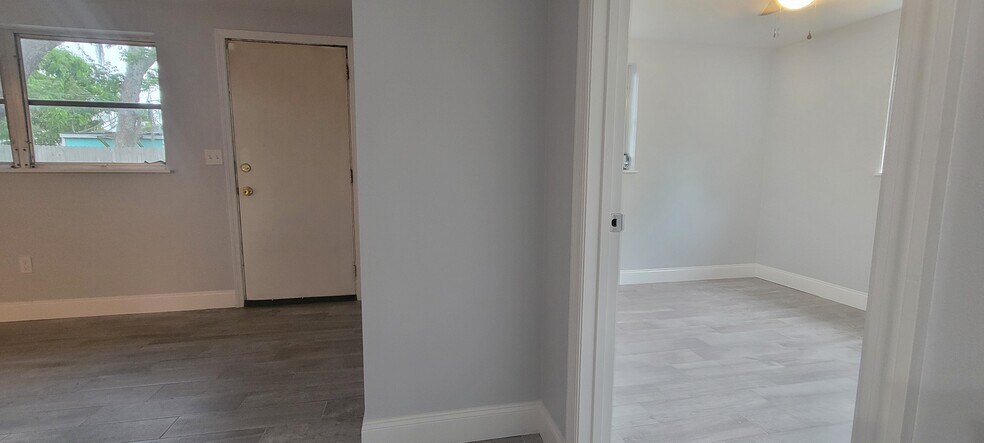 Building Photo - 224 8th Ave N