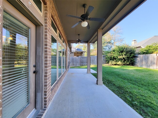 Building Photo - 106 Colina Vista Way