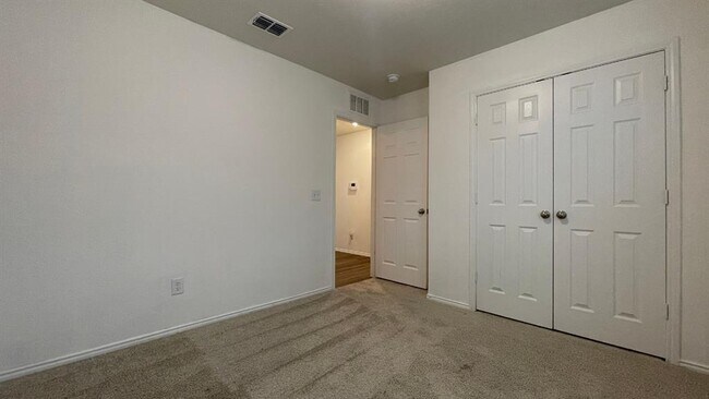 Building Photo - 1315 Binfield Dr