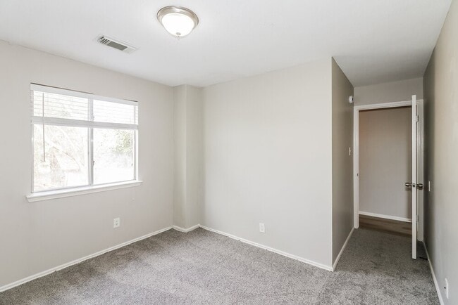 Building Photo - 3630 Red Fir Dr