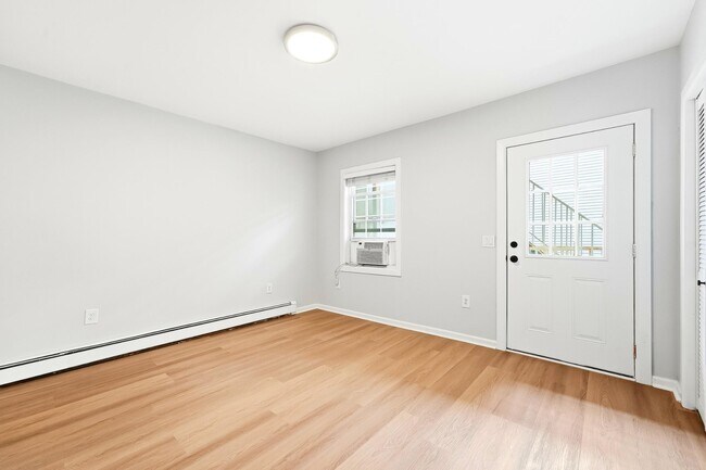 Building Photo - 605 Bergenline Ave