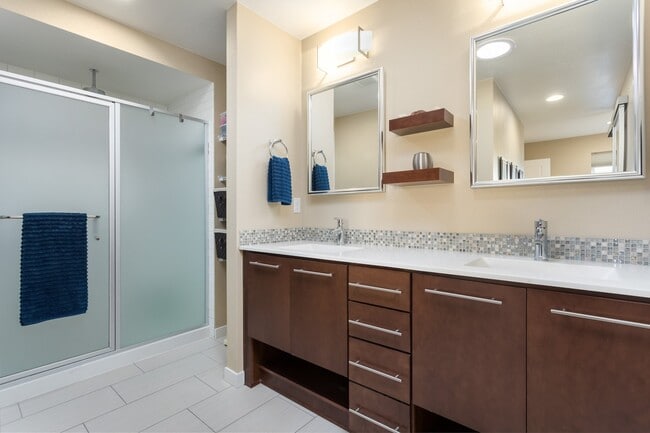 Building Photo - 9606 Dunning Cir