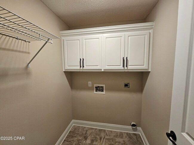 Building Photo - 4524 Bylsma Cir