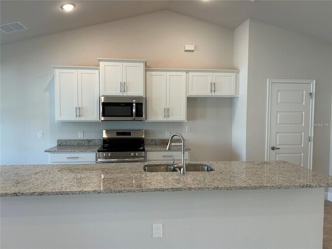 Building Photo - 2679 Englewood Rd