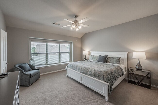 Building Photo - The Best in Texas: 3Bed/2Bath w/Spacious Ensuite
