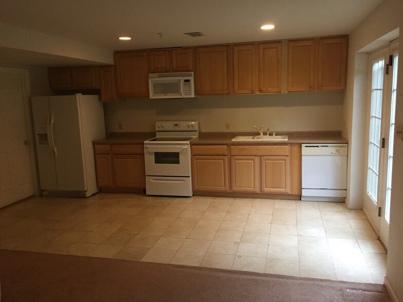 Kitchen 4 - 4300 Stablemere Ct